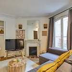 Charming Apartment Center Of Paris By Studio Prestige