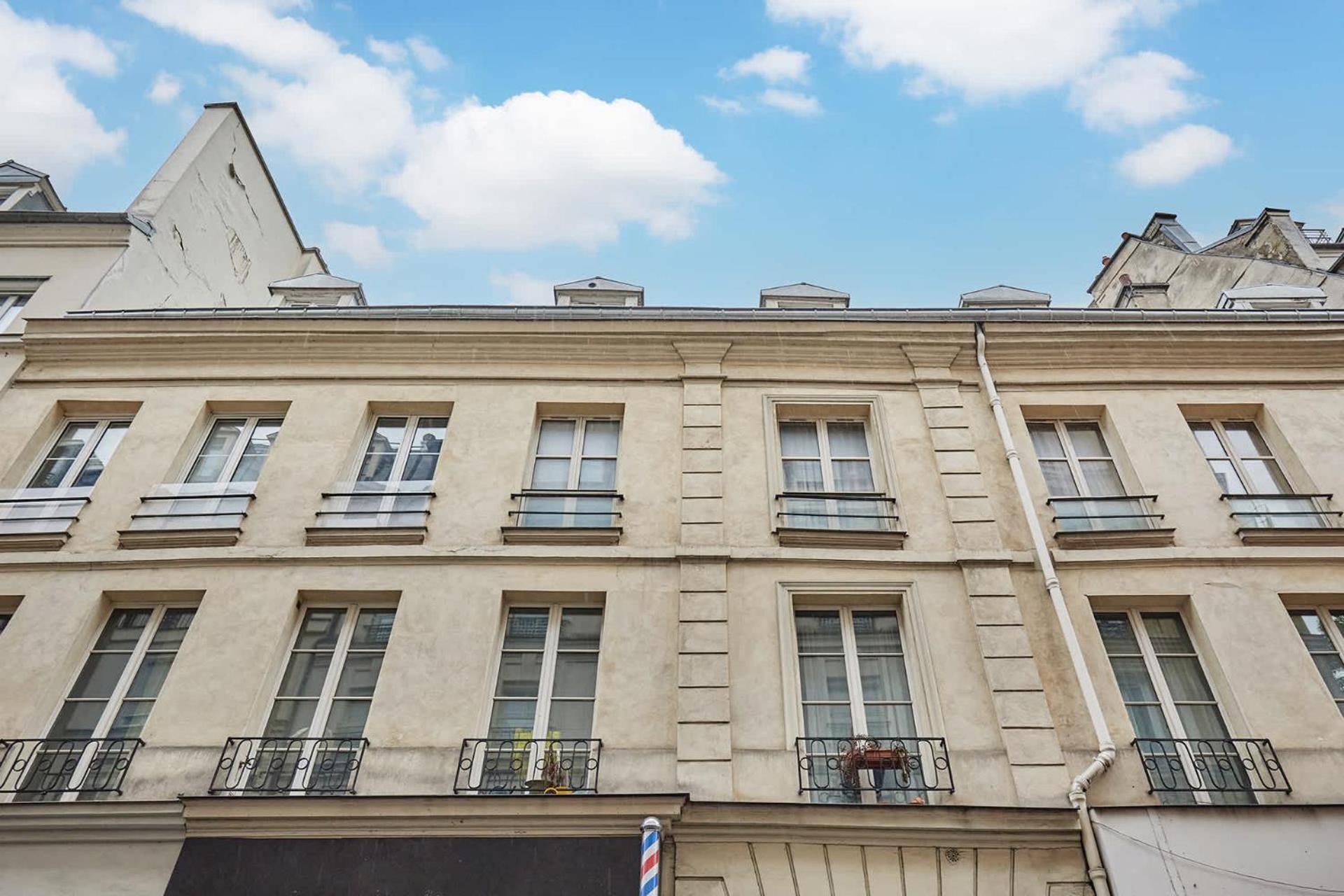 Charming Center Of By Prestige Apartment *